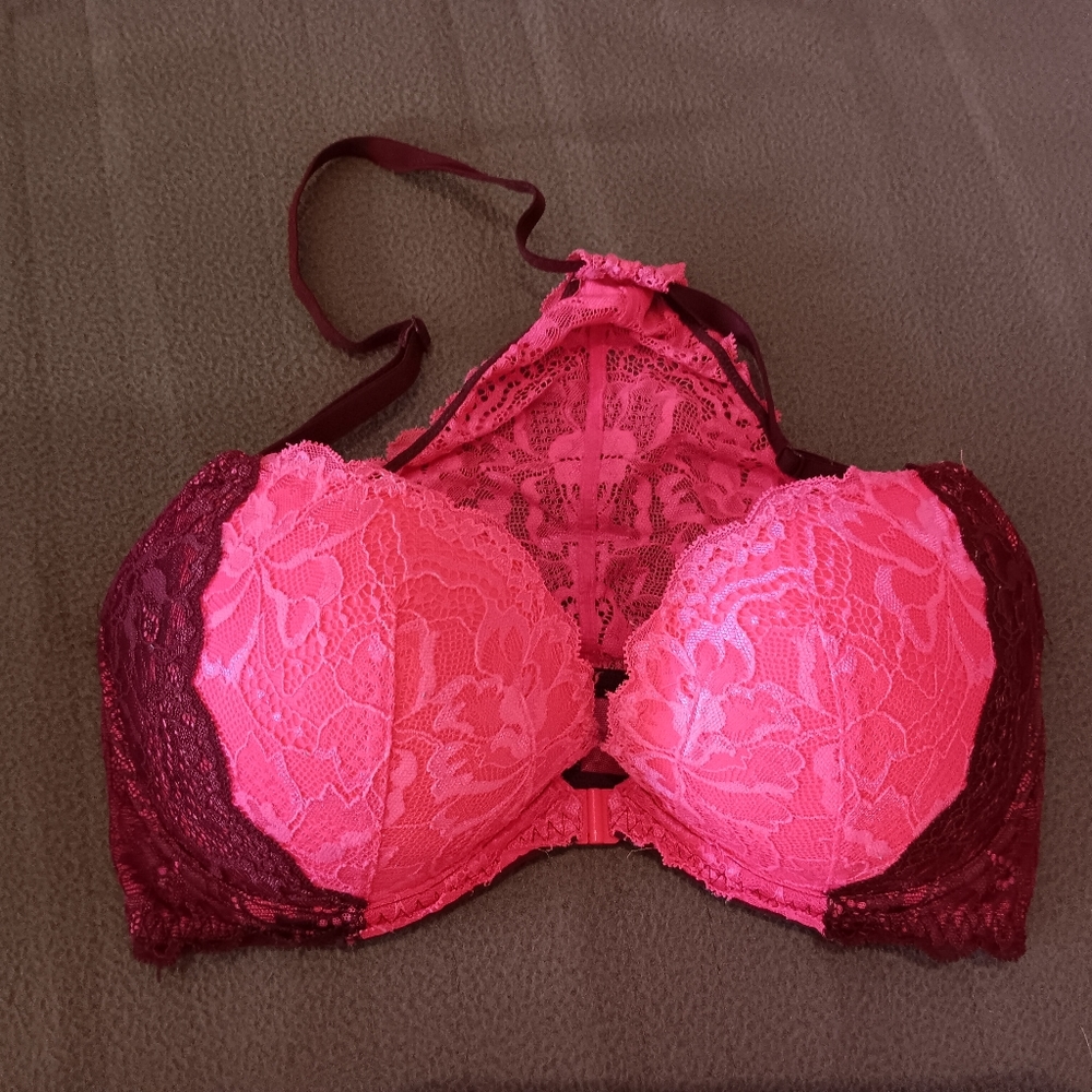 32DD Victoria Secret PushUp Bra